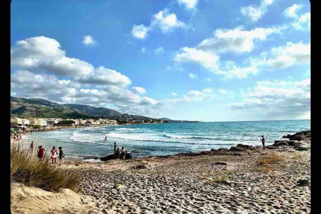 Neu Renoviertes Strandappartment Mit Meerblick Alcossebre Εξωτερικό φωτογραφία